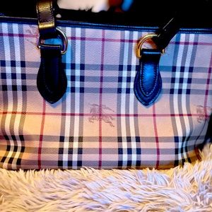 Authentic Burberry Hand Bag🥰